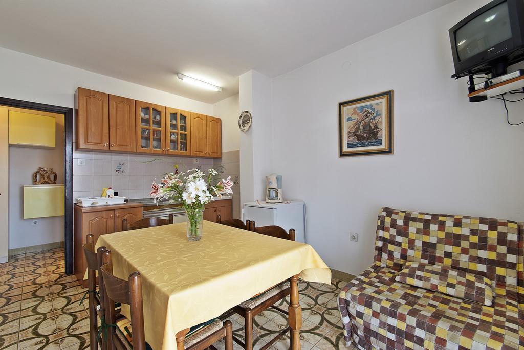 Apartments Elda Ровинь Экстерьер фото