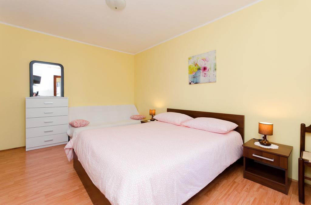 Apartments Elda Ровинь Экстерьер фото