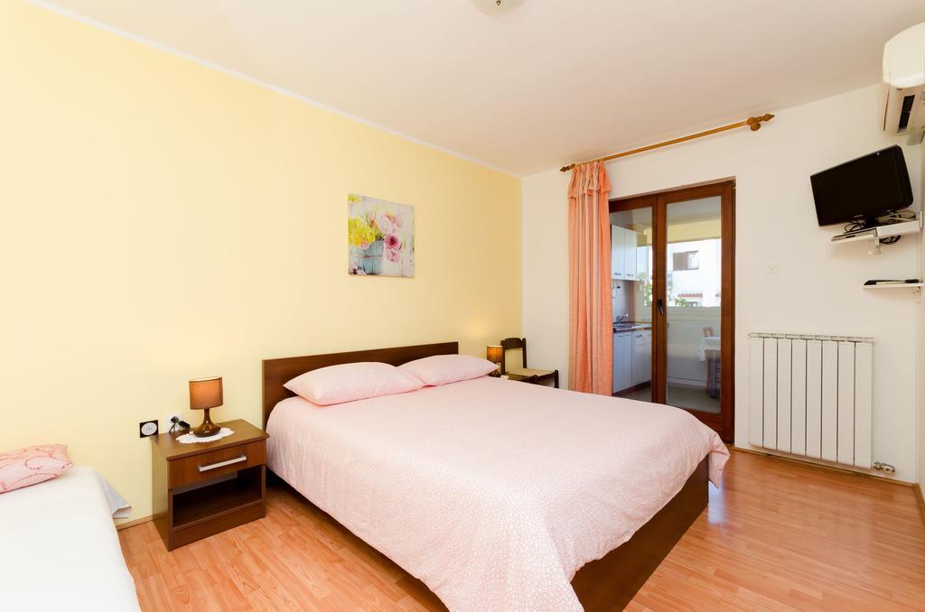 Apartments Elda Ровинь Экстерьер фото