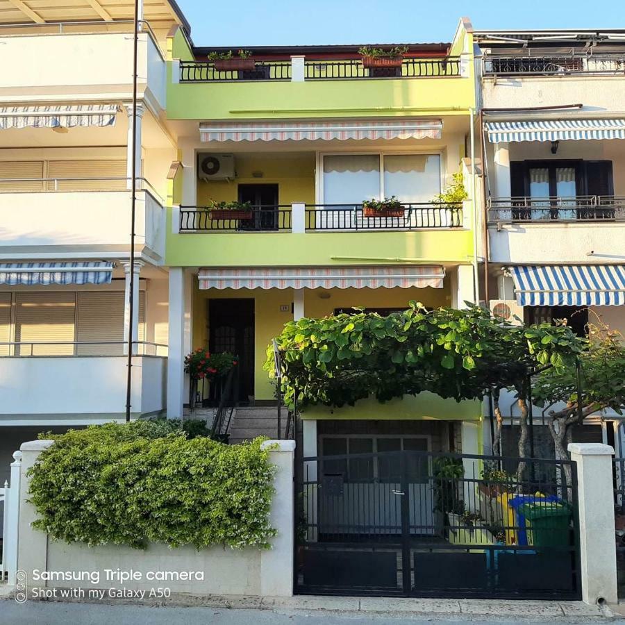 Apartments Elda Ровинь Экстерьер фото